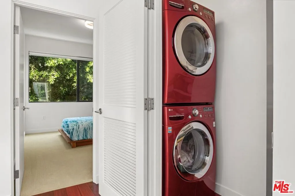 1200 N Sweetzer Avenue 7, West Hollywood, California 90069 home-pic-16